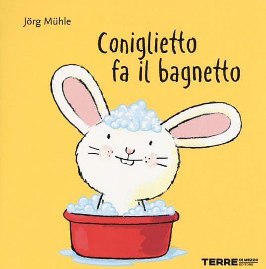 Coniglietto fa il bagnetto.