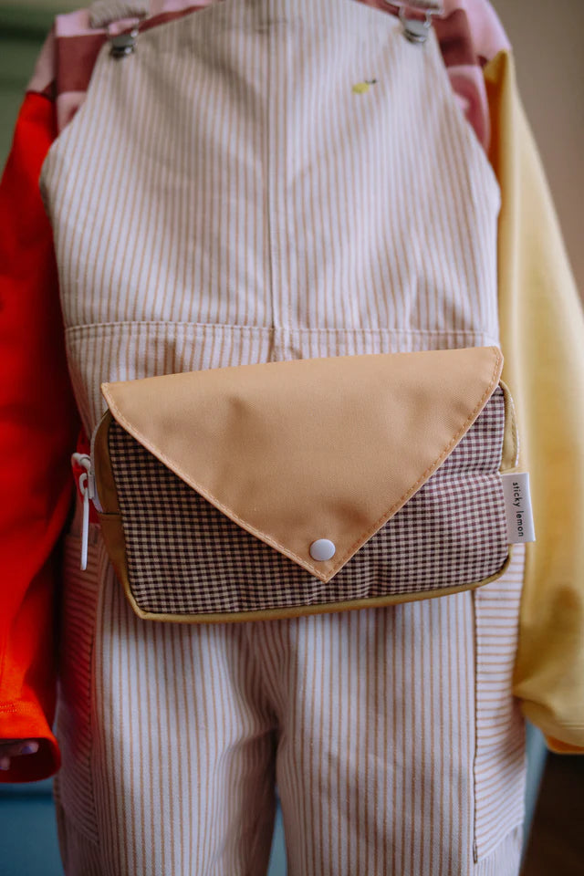 fanny pack small | envelope | apple juice
