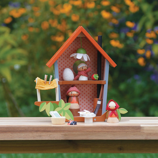 Robin's nest box