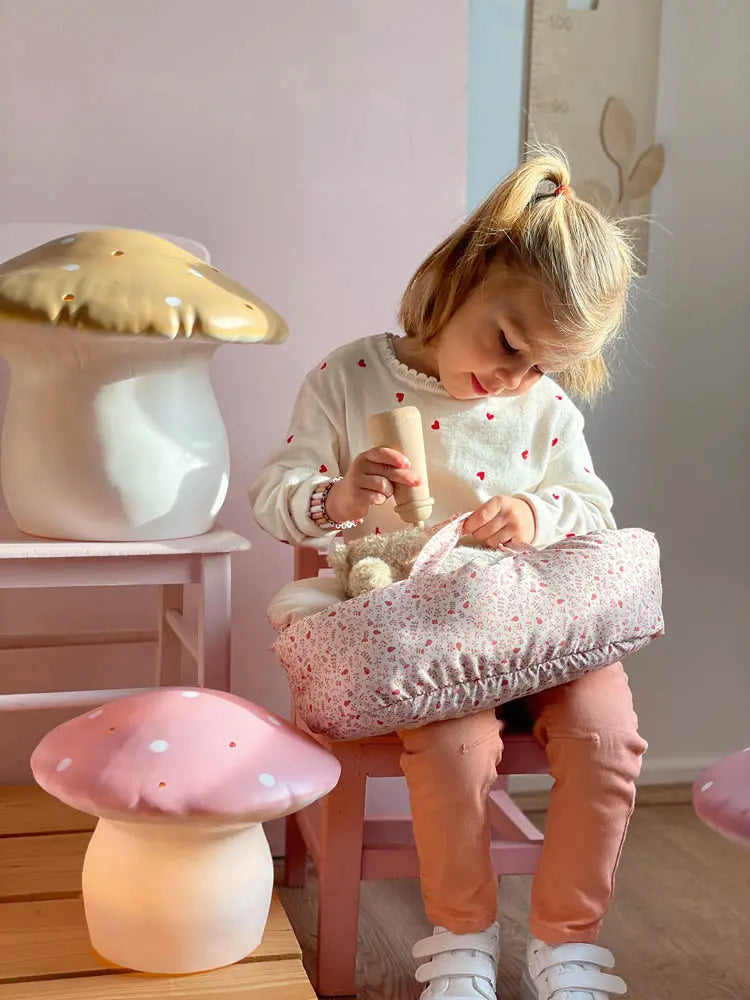 Small ladybug carry cot
