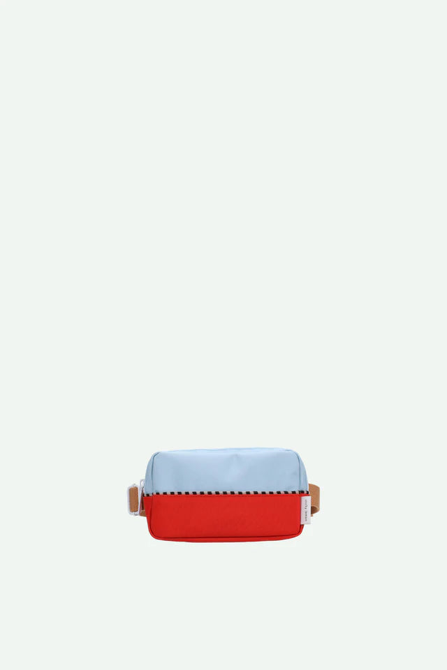 fanny pack | colourblocking | zissou blue + red hat