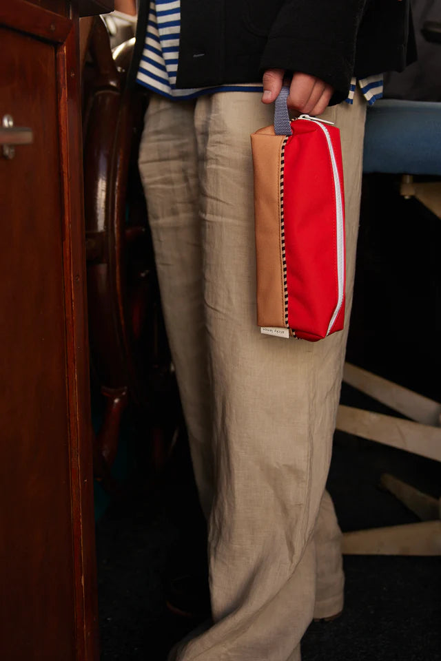 pencil case | colourblocking | red hat + jane beige