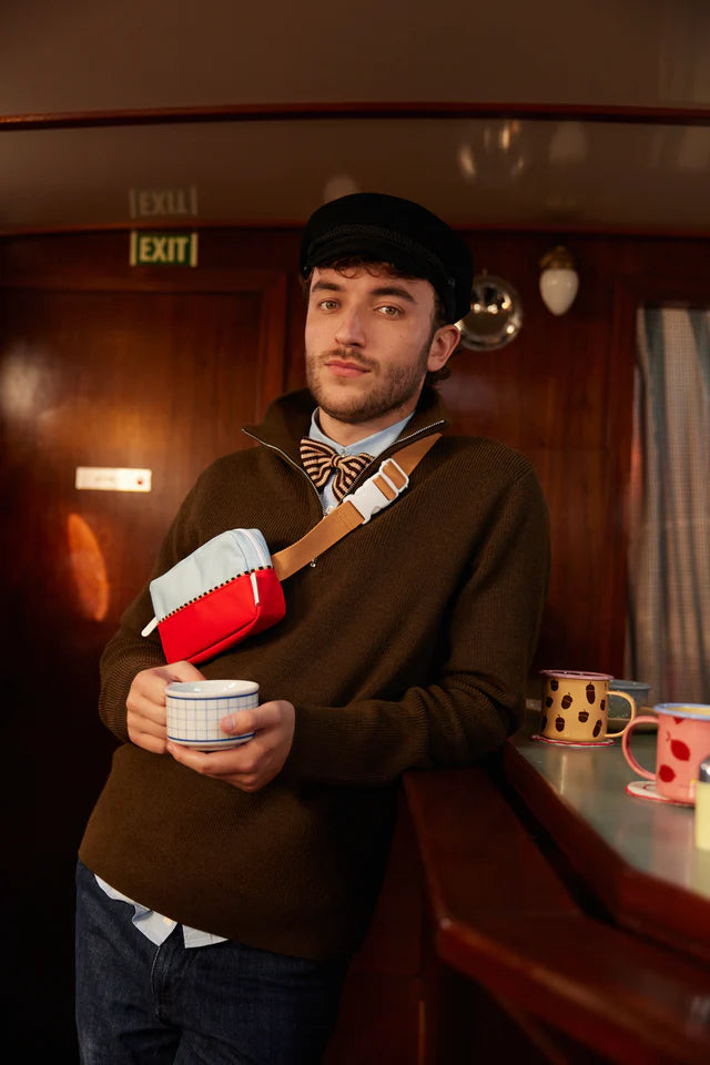 fanny pack | colourblocking | zissou blue + red hat