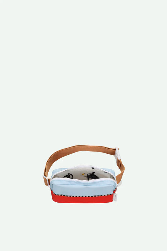 fanny pack | colourblocking | zissou blue + red hat
