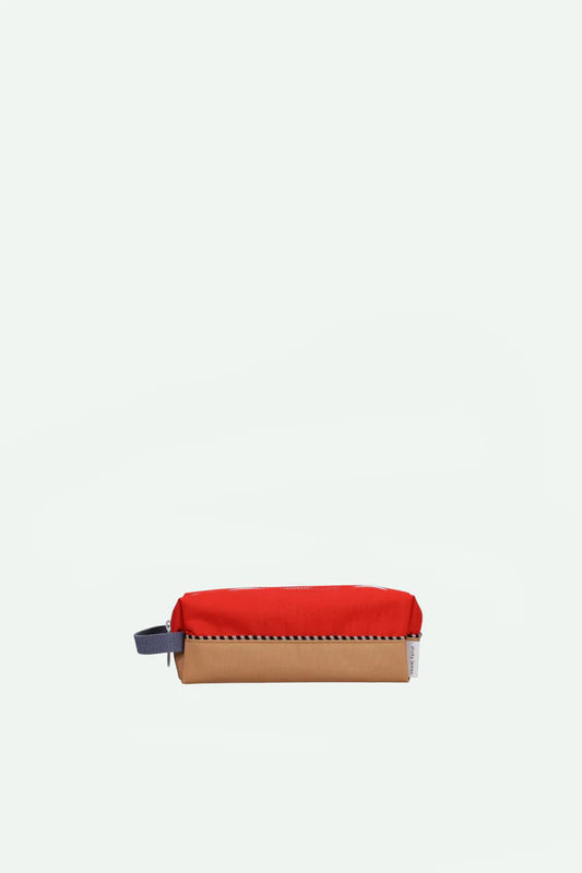 pencil case | colourblocking | red hat + jane beige
